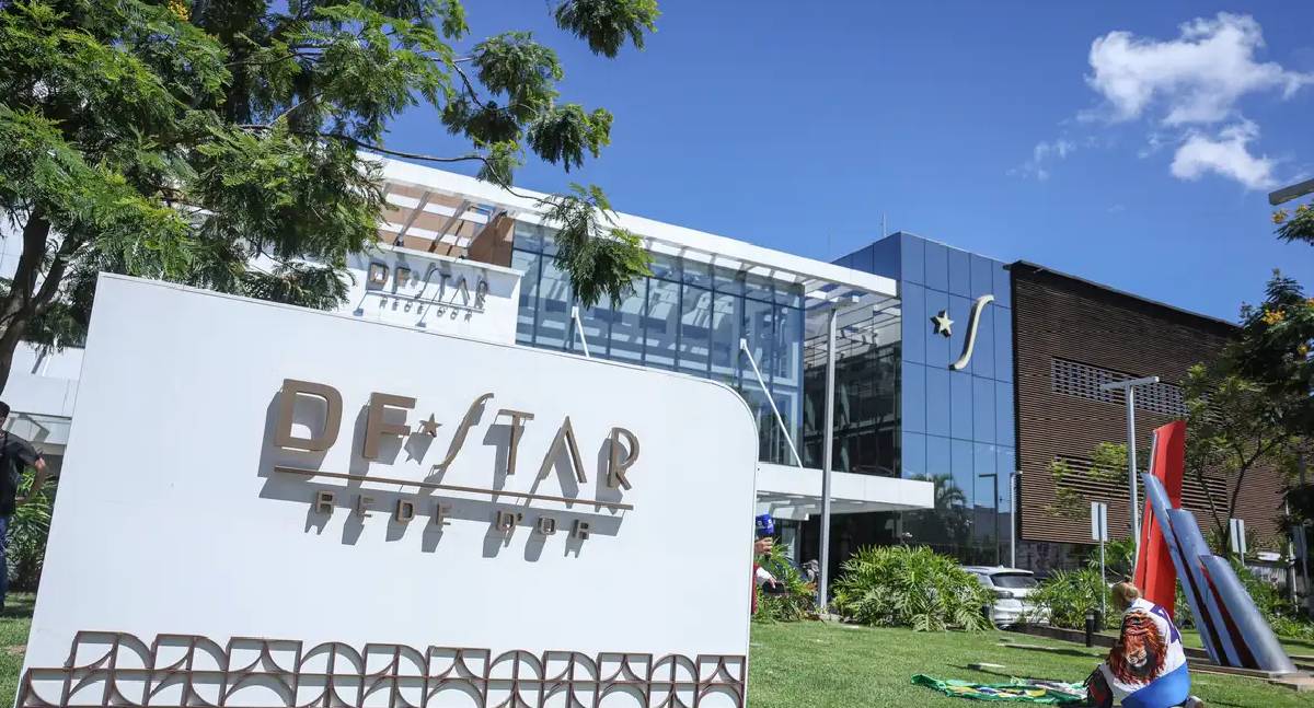 Bolsonaro recebe alta e retorna à PF em Brasília