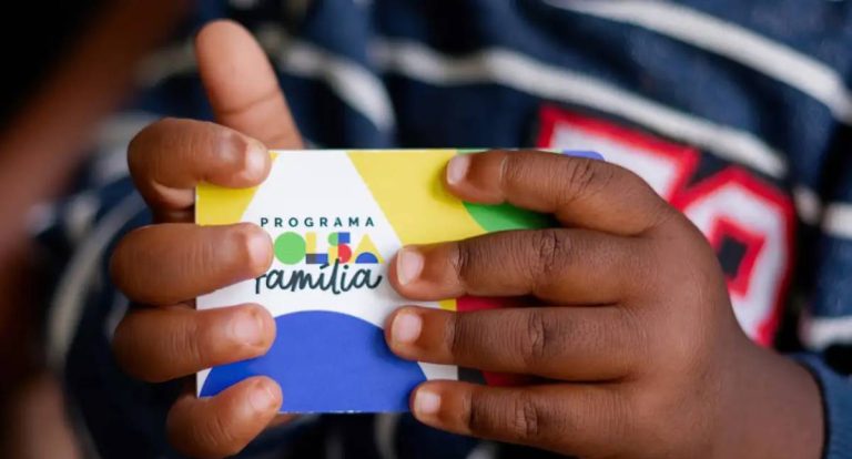 Caixa paga Bolsa Família para beneficiários com NIS final 7