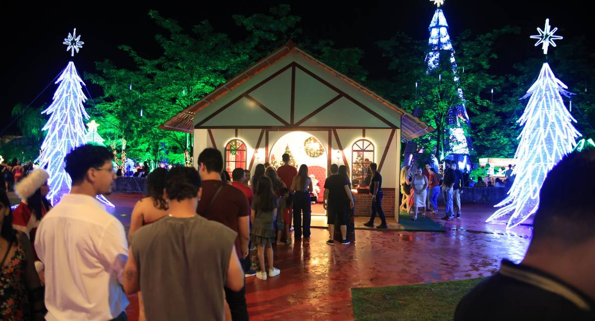 Casa do Papai Noel encantou famílias no Natal Porto Velho Luz