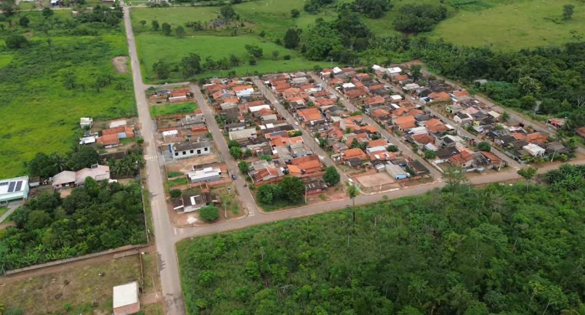 Cássio Gois leva lazer e dignidade ao bairro Jardim Vitória com construção de nova praça