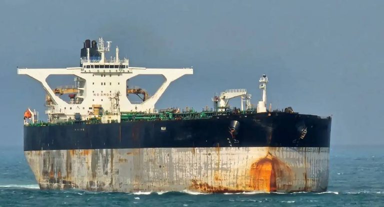 China condena apreensão de navios-petroleiros pelos EUA