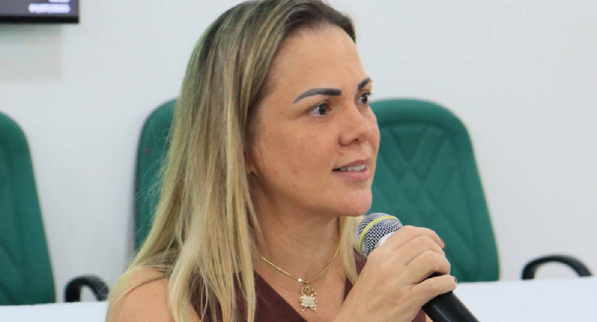 Cláudia de Jesus: proposta fortalece cadeia do leite em RO