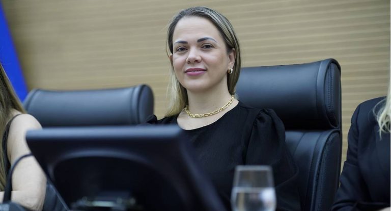 Cláudia de Jesus: R$ 150 mil reforçam saúde em Candeias