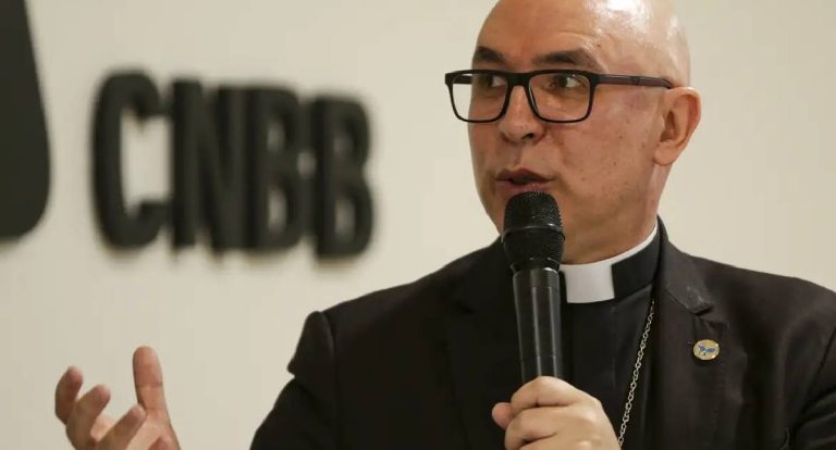 CNBB defende democracia e alerta para retrocessos no Brasil