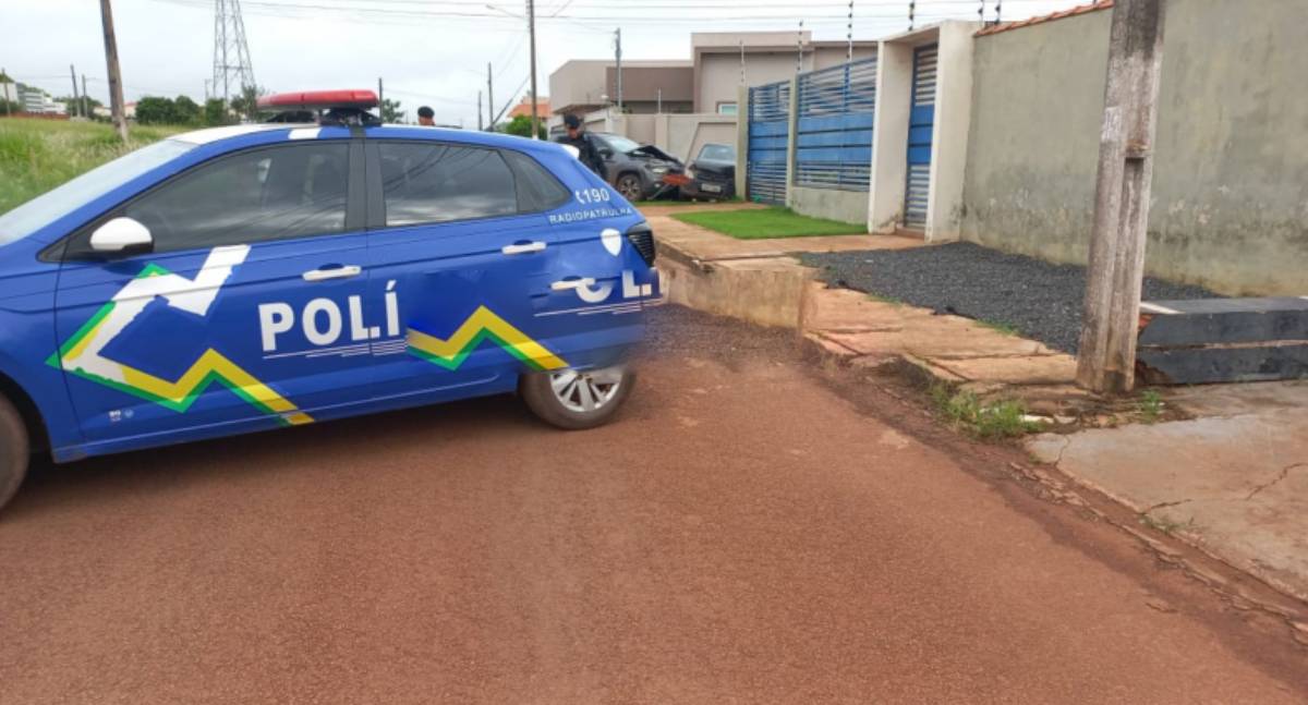 Colisão entre carros deixa feridos no bairro Jequitibá em Rolim de Moura