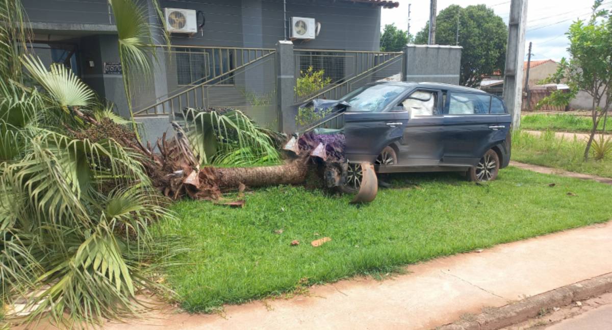 Colisão na Avenida Recife deixa motociclista ferido em Rolim de Moura