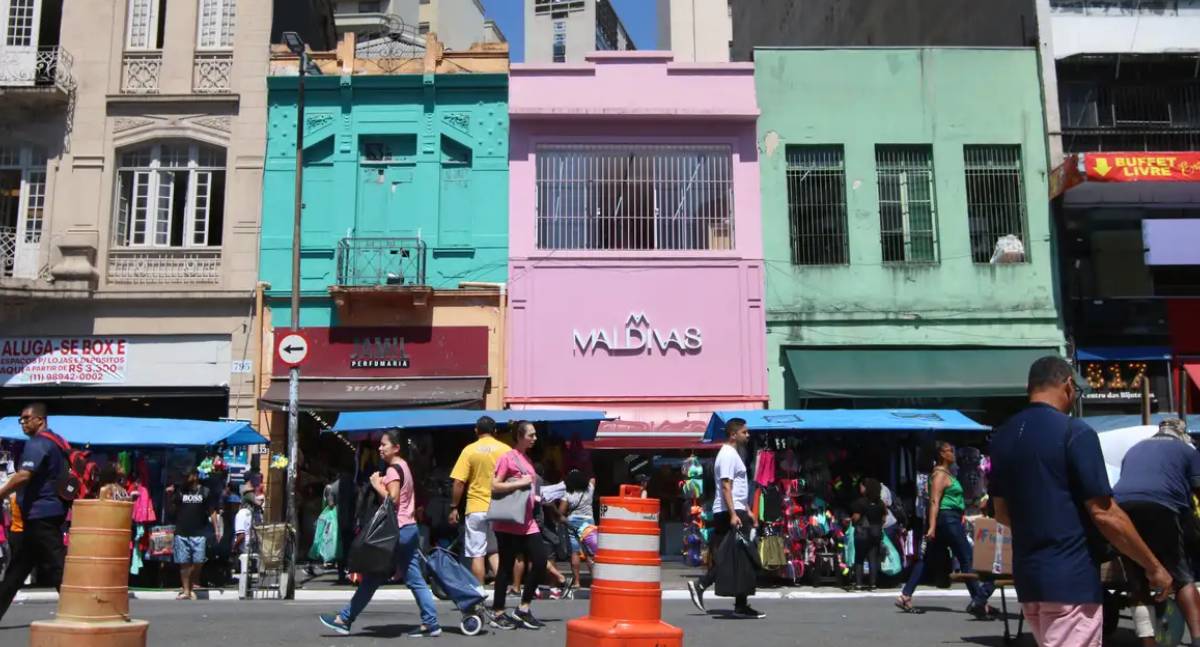 Consumo das famílias leva desemprego ao menor nível histórico