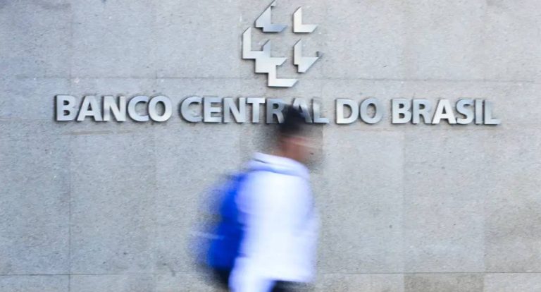 Contas externas do Brasil registram déficit de US$ 68,8 bilhões em 2025