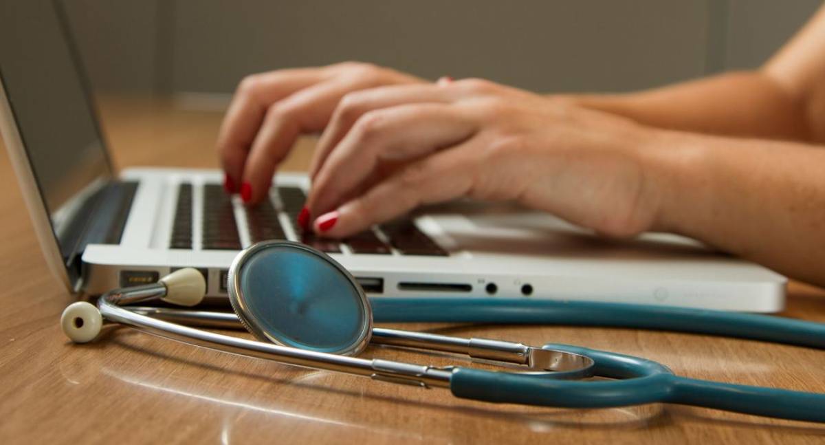 Desempenho insatisfatório de faculdades de medicina gera debate sobre fiscalização