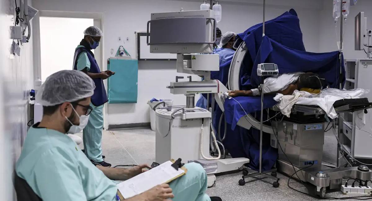 Ebserh abre inscrições para médicos com salários de até R$ 19,1 mil