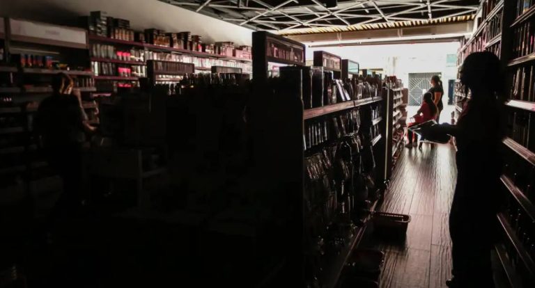 Enel recebe multa de 14 milhões por falhas de energia