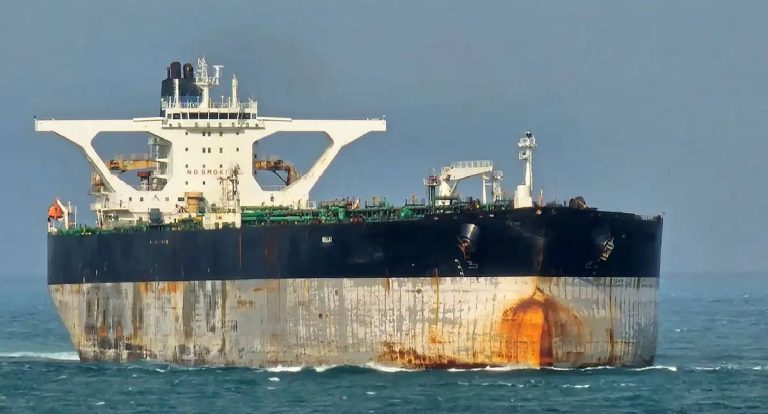 EUA apreendem dois navios petroleiros ligados à Venezuela
