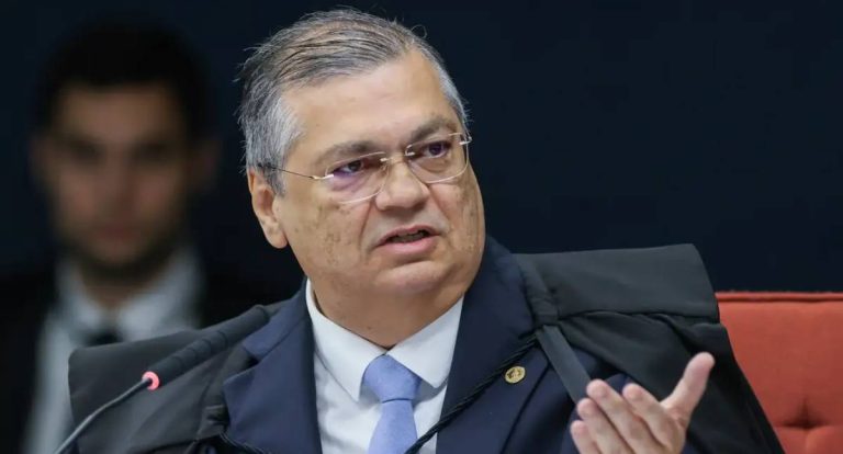 Flávio Dino dá 30 dias para explicações sobre emendas do Perse