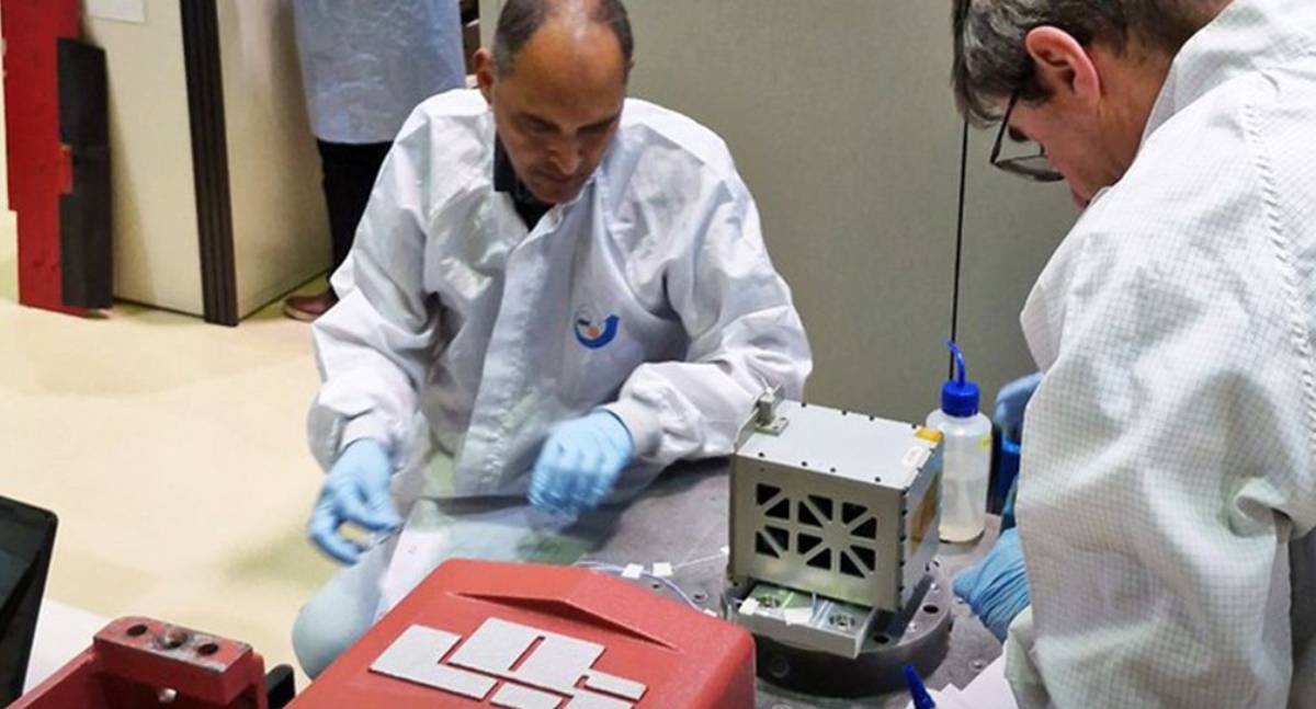 Foguete com cinco satélites brasileiros desaparece após lançamento na Índia