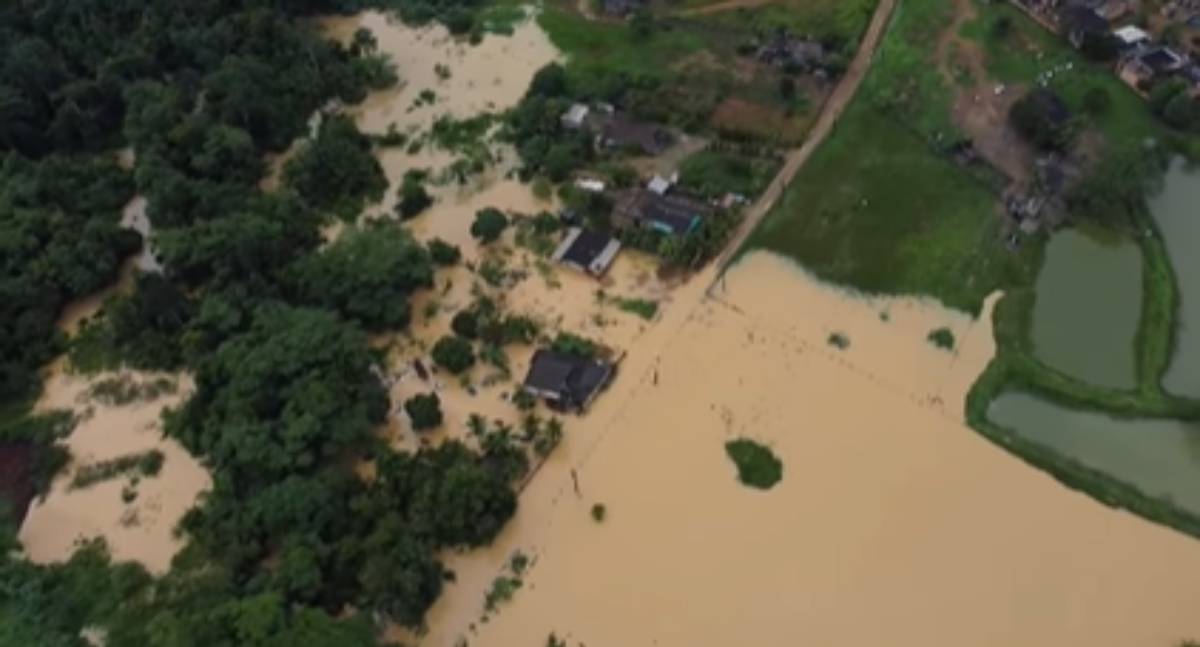 Forte chuva em Buritis causa alagamentos e assusta moradores