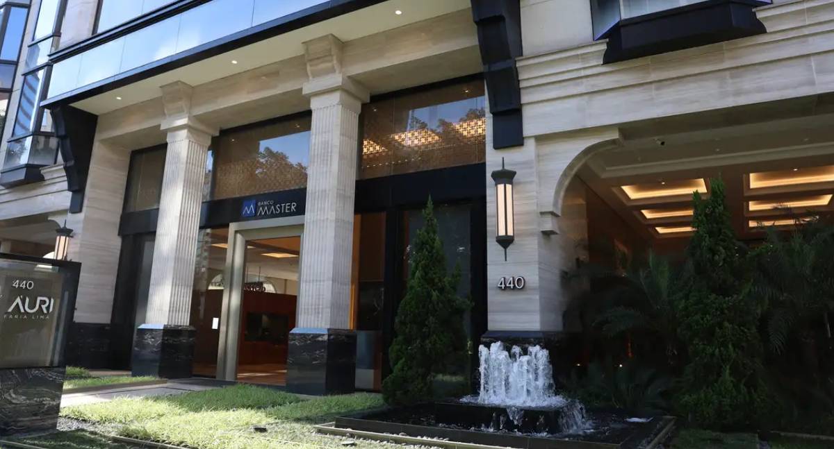 Fundo Garantidor inicia pagamento de clientes do Banco Master