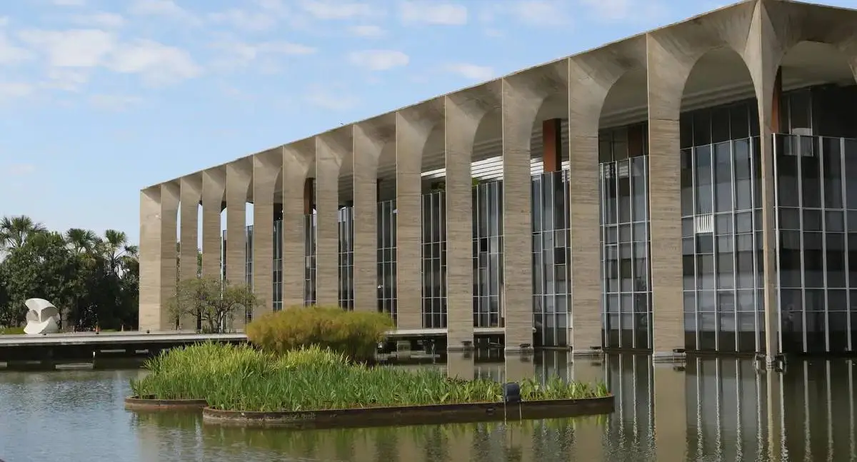 Governo convoca reunião de emergência no Itamaraty após invasão da Venezuela