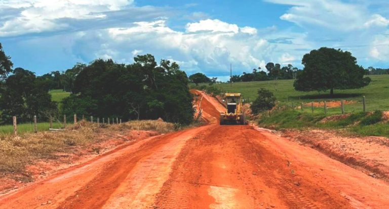 Governo de RO realiza revestimento primário na RO-133 entre Cacoal e Ministro Andreazza