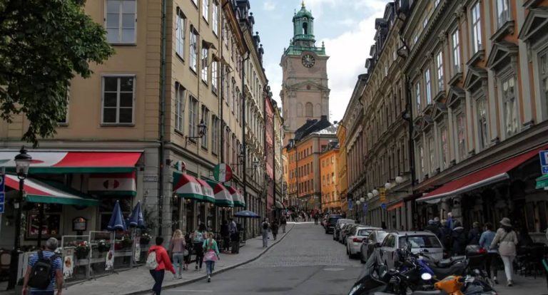 Governo sueco planeja prisão para menores a partir dos 13 anos