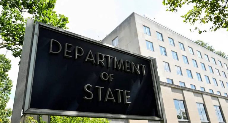 Governo Trump revoga mais de 100 mil vistos nos Estados Unidos