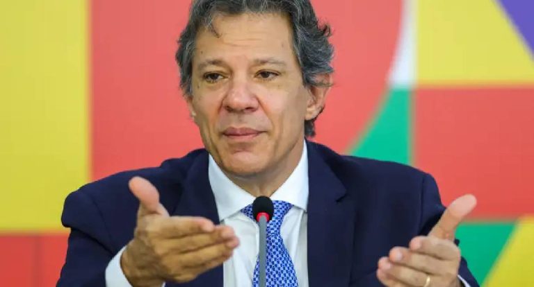 Haddad alerta contra fake news financiadas com dinheiro sujo