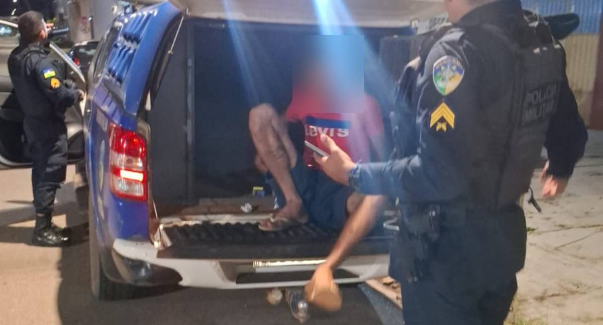 Homem é preso após golpear vizinho no pescoço com facão em RO