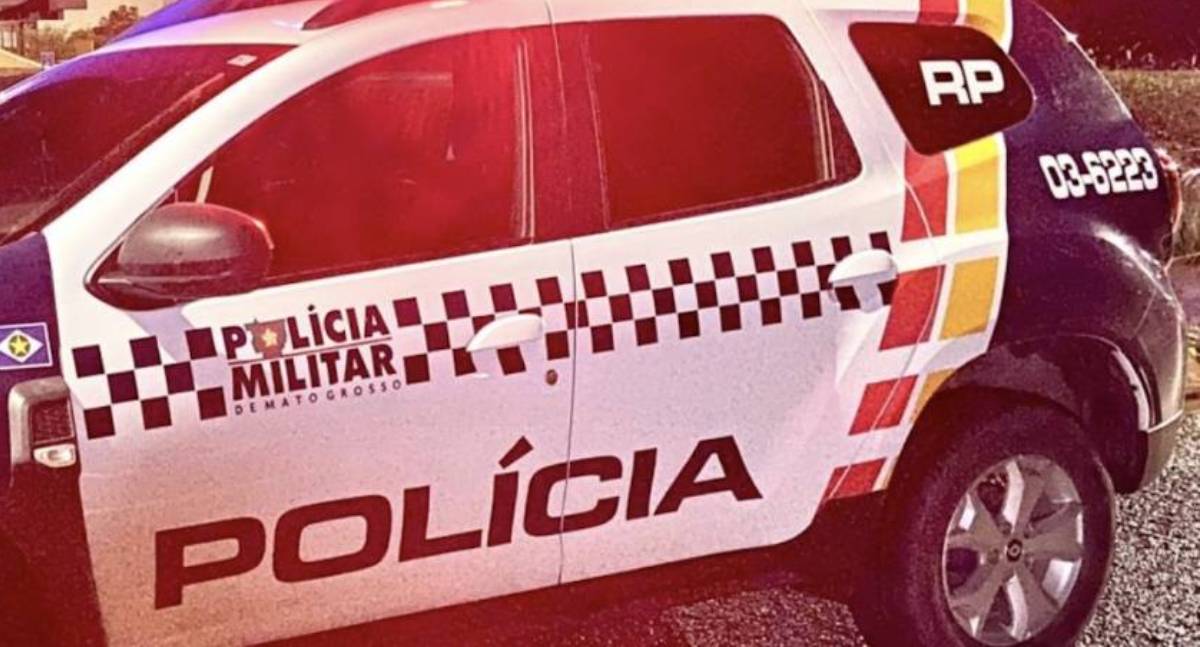 Homem preso por agredir esposa faz serenata dentro de viatura em Mato Grosso