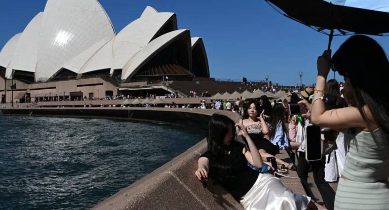 Incêndios na Austrália provocam evacuações e suspendem Grand Slam