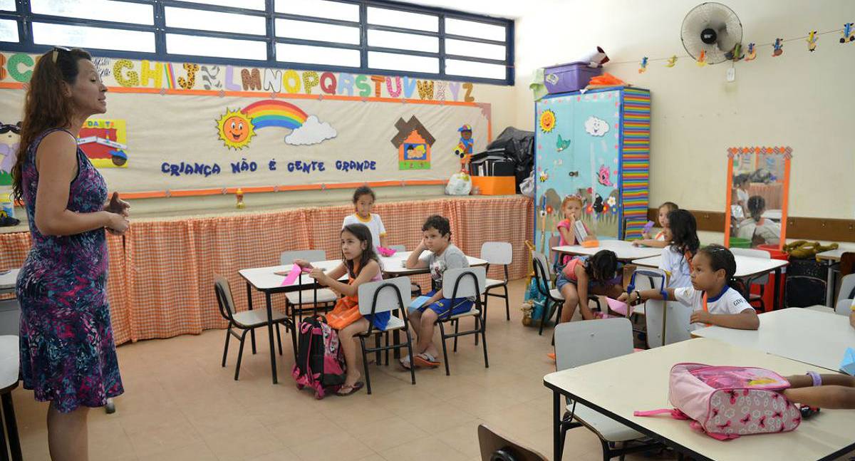Lei reconhece professores da educação infantil como profissionais do magistério