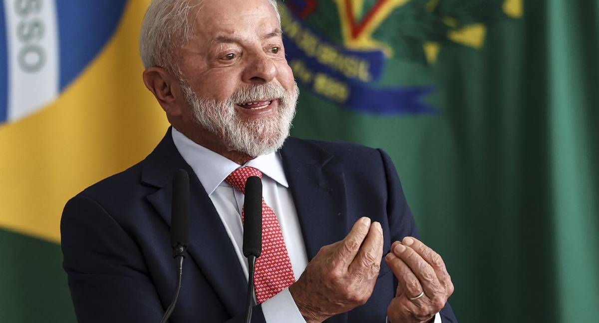 Lula reforça defesa da democracia e critica atentados de 2023
