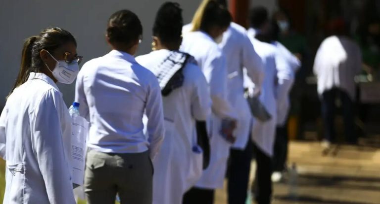 MEC anuncia sanções para cursos de medicina com baixo desempenho