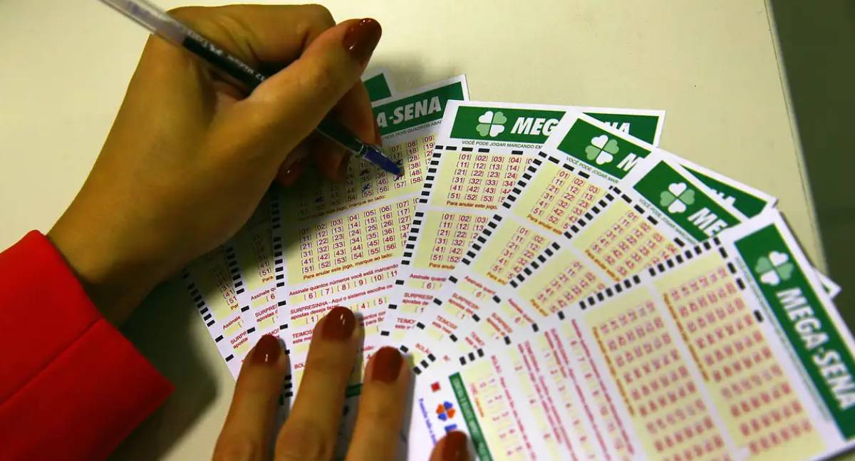 Mega-Sena sorteia prêmio de 20 milhões de reais nesta terça-feira