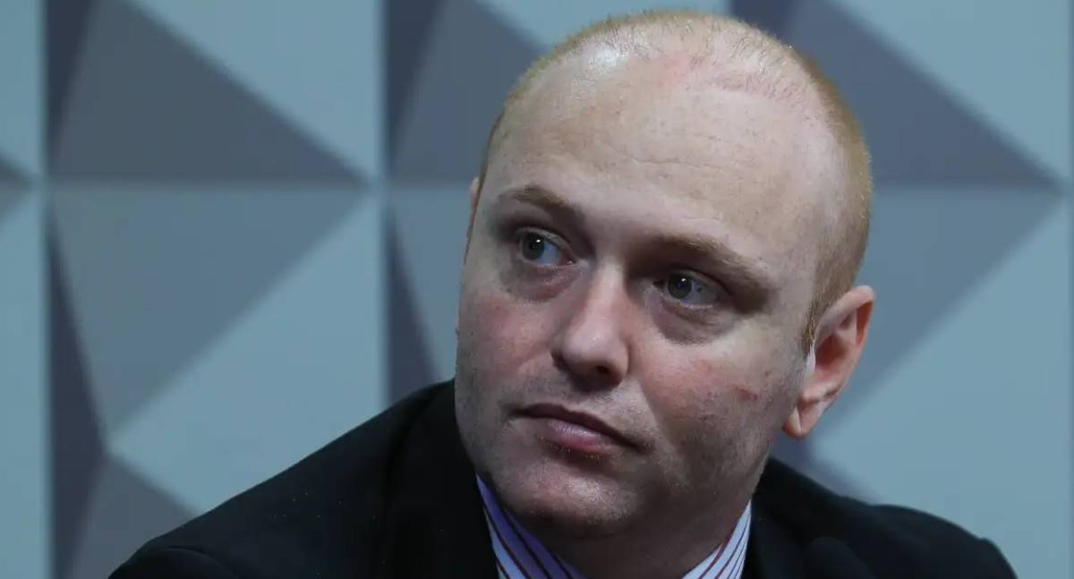 Moraes autoriza progressão de Delgatti para o regime semiaberto