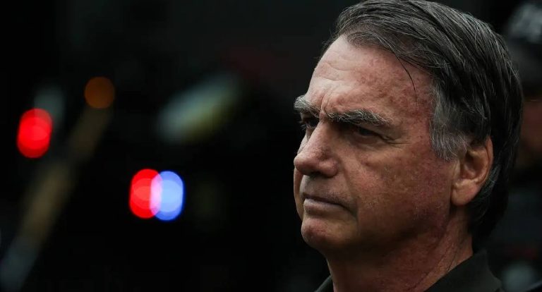 Moraes nega ida de Bolsonaro a hospital após queda e exige laudo médico