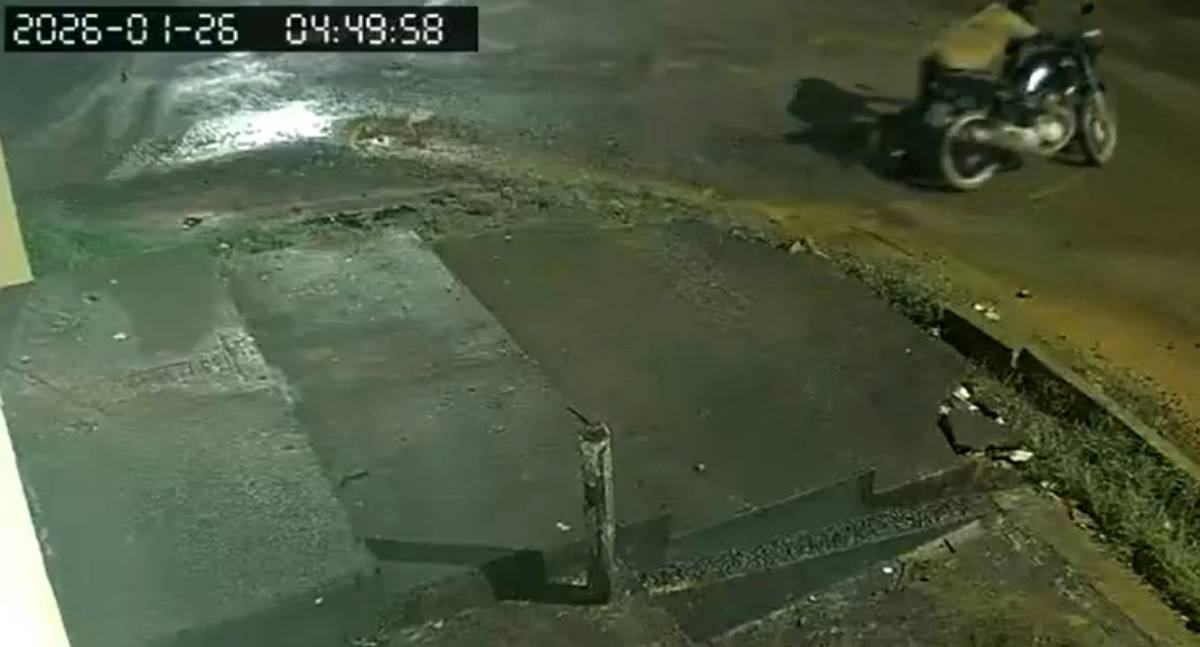 Motocicleta é furtada em frente a residência no Setor 03