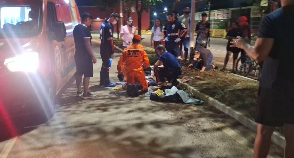 Motociclista morre após bater contra árvore na estrada da Penal
