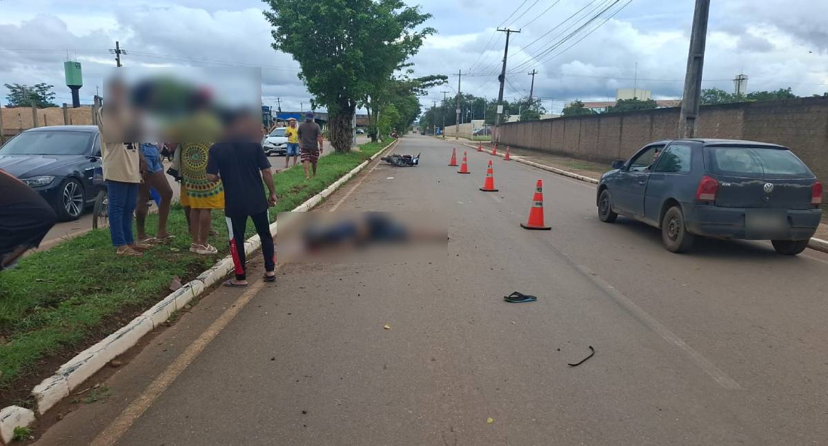 Motociclista morre após perder o controle e bater em meio-fio