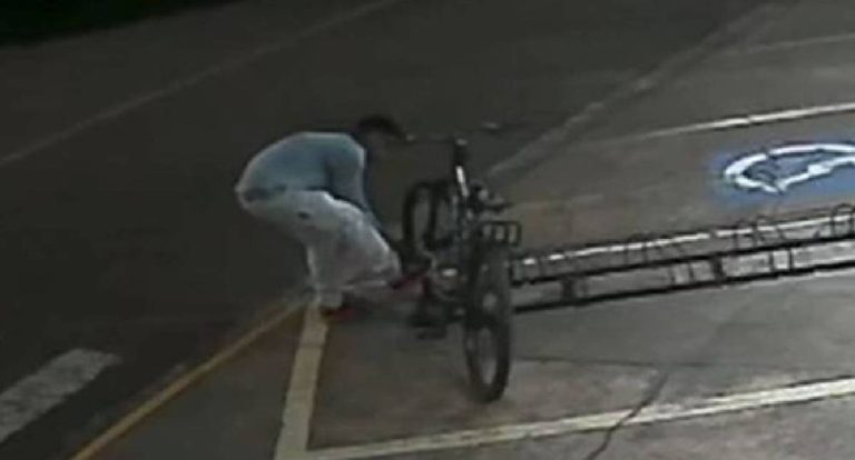 Nem cadeado segura: ladrão furta bicicleta no centro de Vilhena