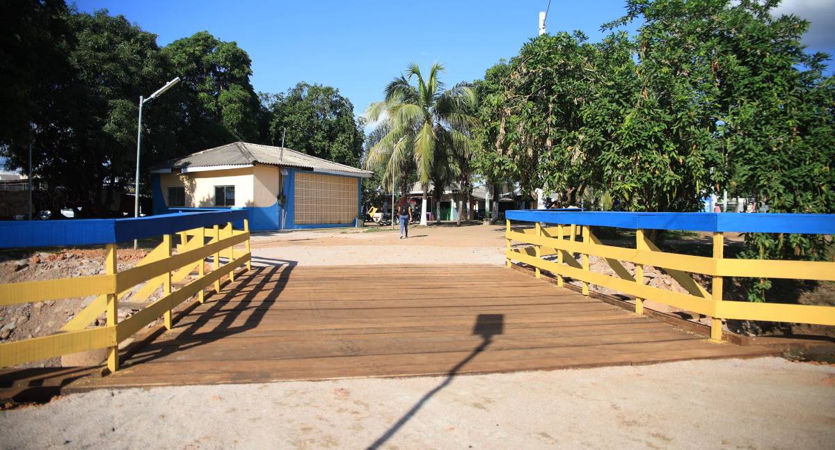 Nova ponte de madeira garante segurança e conforto aos frequentadores do Skate Parque