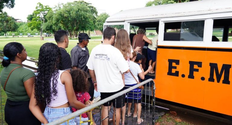 Passeio de litorina reúne público no aniversário de 111 anos de Porto Velho