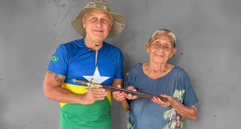 Após a morte de Lauro, dona Alvelina assumiu a responsabilidade de cuidar e zelar pela relíquia.