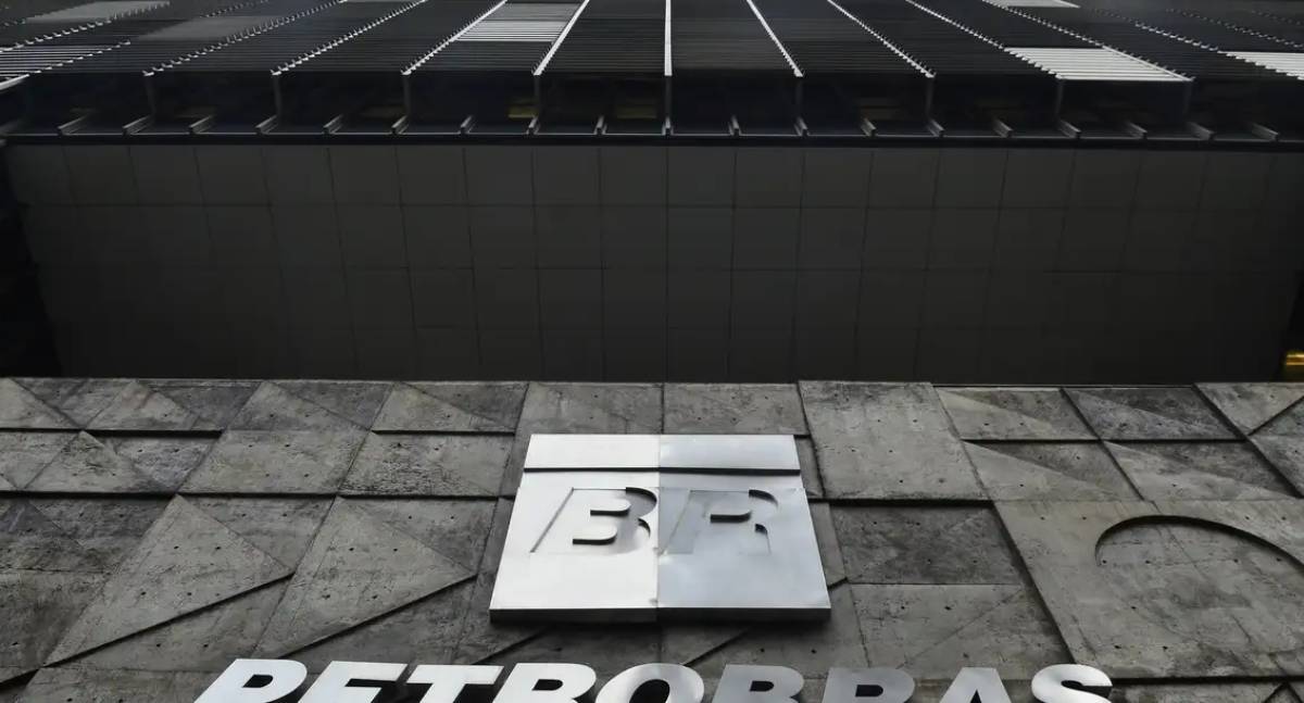 Petrobras anuncia redução de 5,2 por cento no preço da gasolina