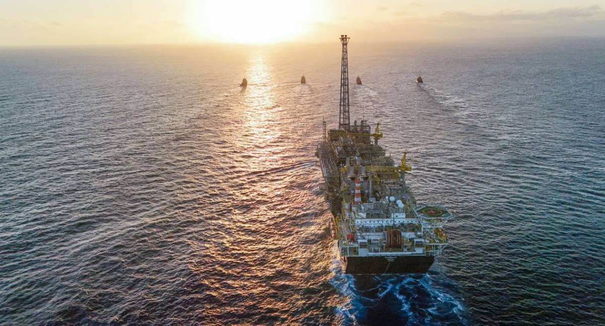 Petrobras atinge produção recorde de petróleo e supera metas em 2025