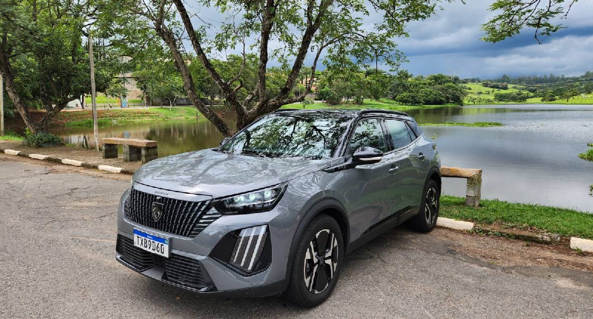 Peugeot aposta na tecnologia híbrida e amplia vendas da linha 2008 2026