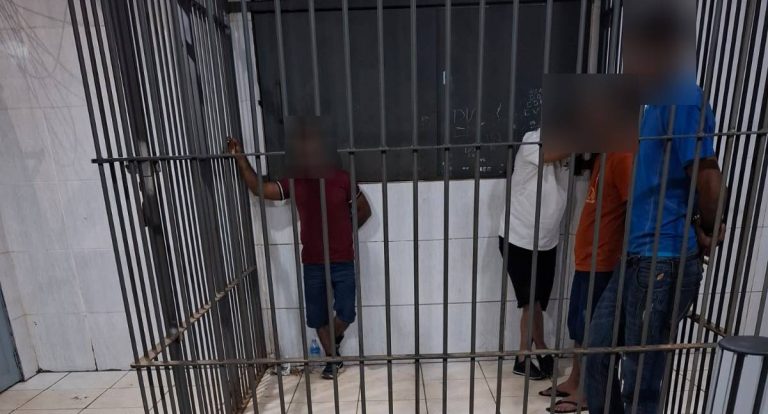 Policiais militares do 5º BPM prendem jovem por tráfico de drogas no bairro Mariana