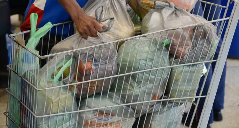 Preço da cesta básica cai em todas as capitais no fim de 2025