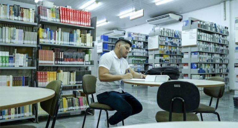 Prefeitura abre inscrições para bolsas integrais no programa Faculdade da Prefeitura