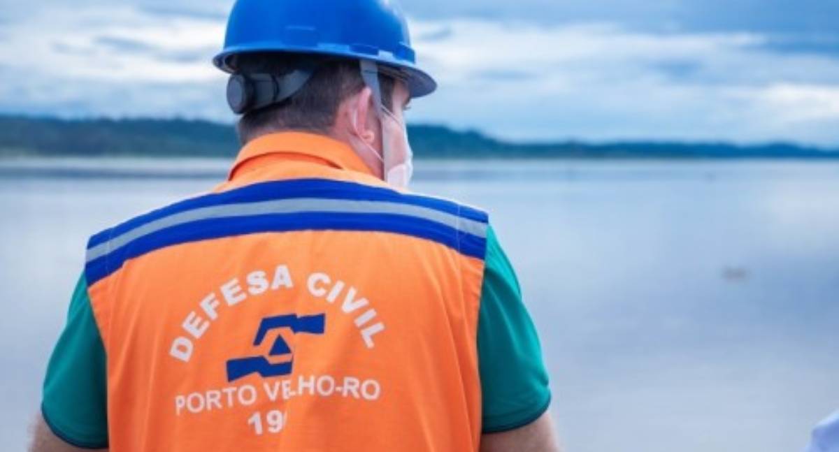 Prefeitura alinha ações para proteger famílias atingidas pela cheia do rio Madeira