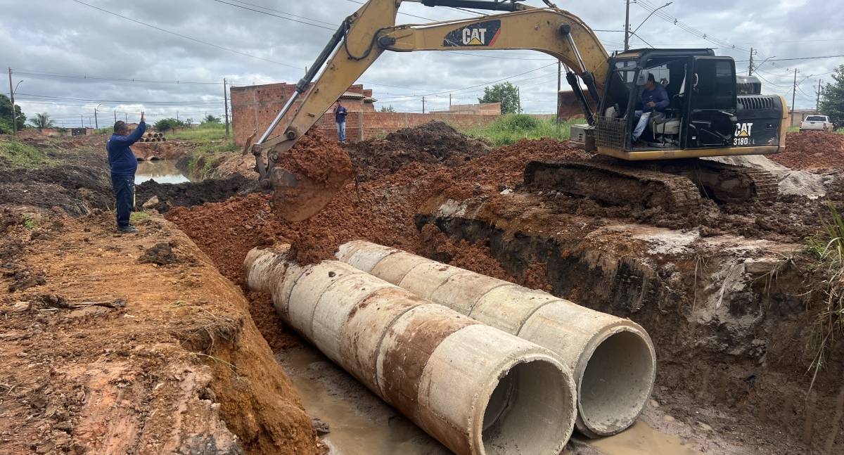 Prefeitura avança com obras de drenagem no Lagoa Azul
