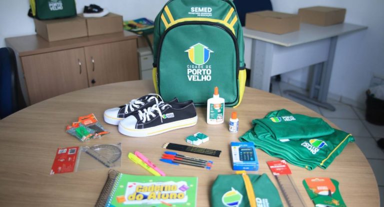 Prefeitura inicia entrega de kits escolares e uniformes em fevereiro